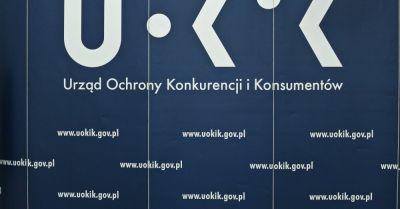 UOKiK bada, czy dodatkowe opłaty za bagaż w Ryanairze i Wizz Airze są zgodne z prawem